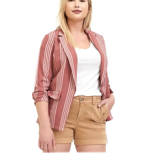🆕🌼TORRID Boyfriend Blazer🌼 - Picture 9 of 16